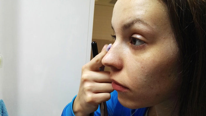 Nanos roza korektorja za podočnjake